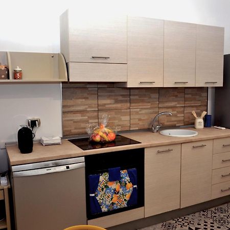 Conte Cavour Apartment Бриндизи Екстериор снимка