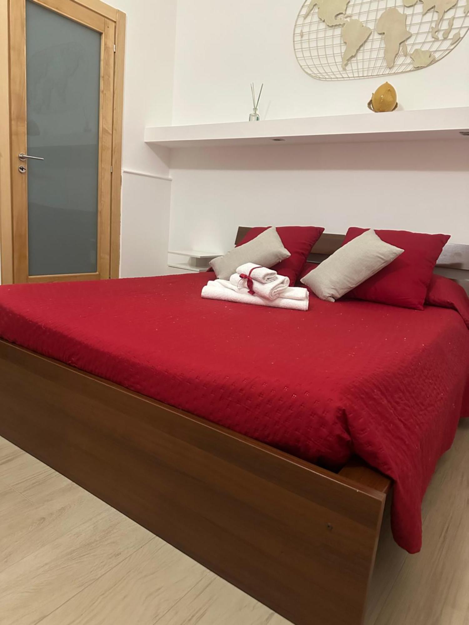 Conte Cavour Apartment Бриндизи Екстериор снимка